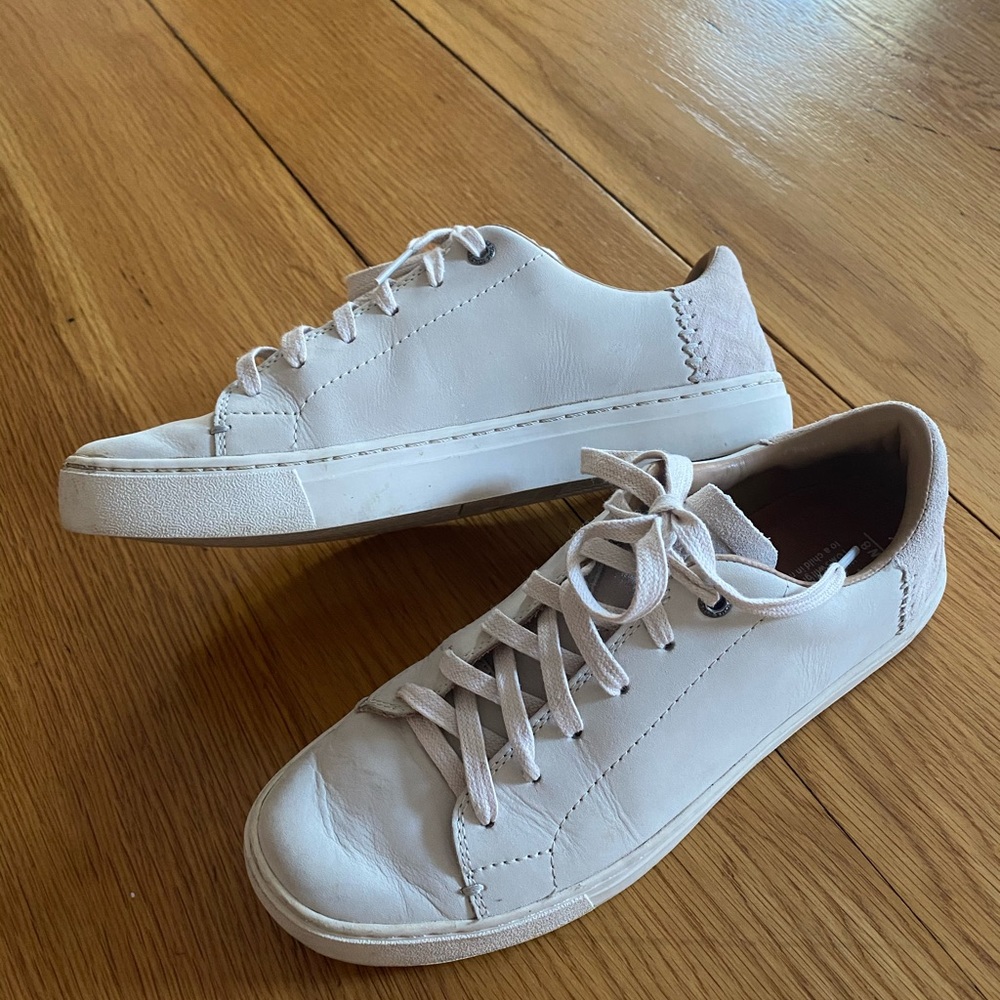 TOMS sneaker. Size 8